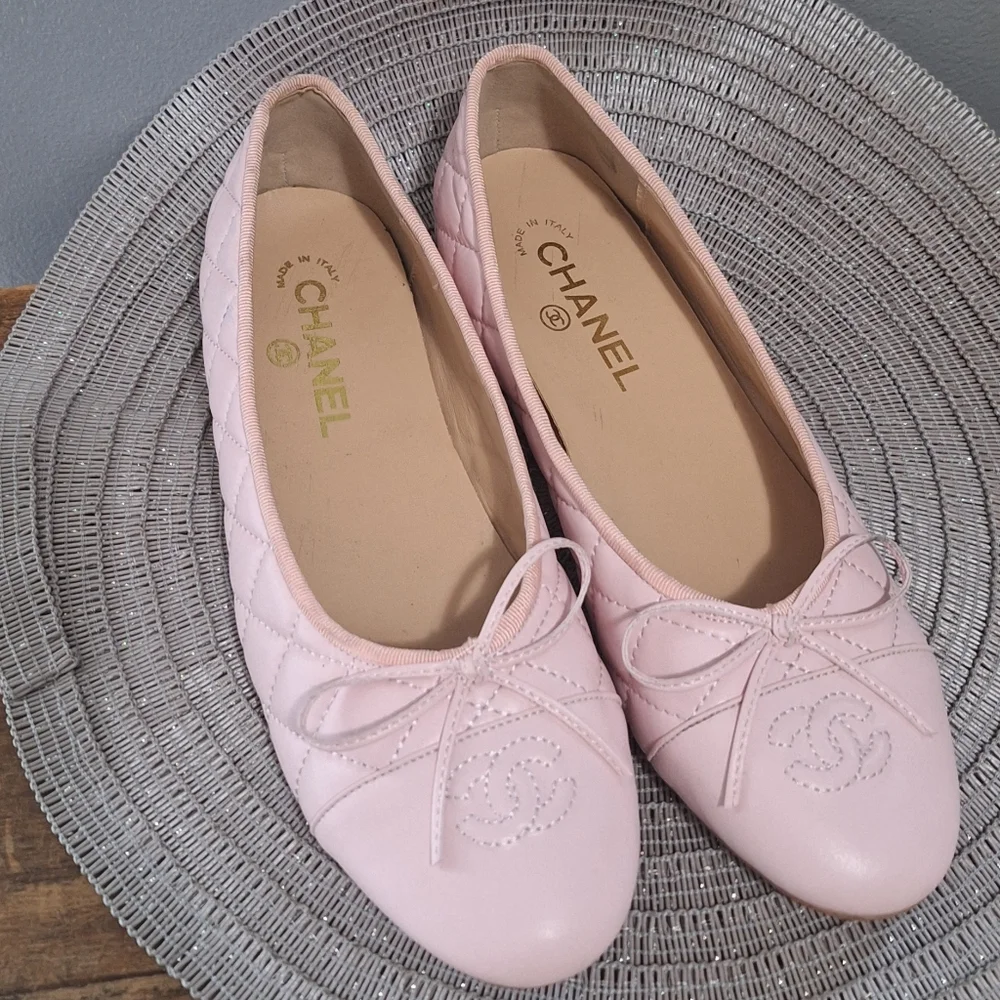 CHANEL Light Pink Quilted Leather Ballet Flats with Bow - Picture 10 of 10